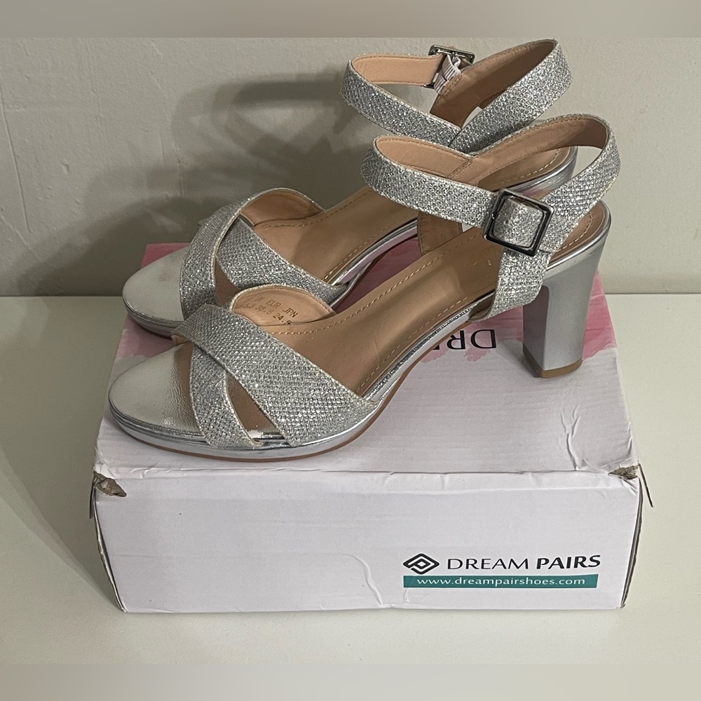 Dream Pairs Glittering Silver Strappy Heels‎ Size 7.5